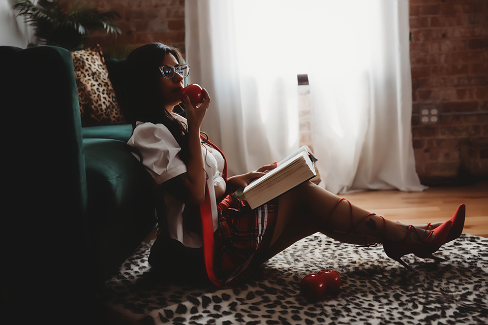 Cancer survivor shares how a boudoir session at Reva Davis Photography transformed scars, self-doubt, and fear into confidence, legacy, and self-love.