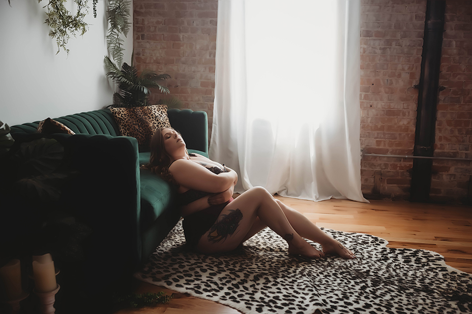 Ohio boudoir session story: A 40th birthday experience that helped one woman overcome insecurity and feel confident in her own skin.